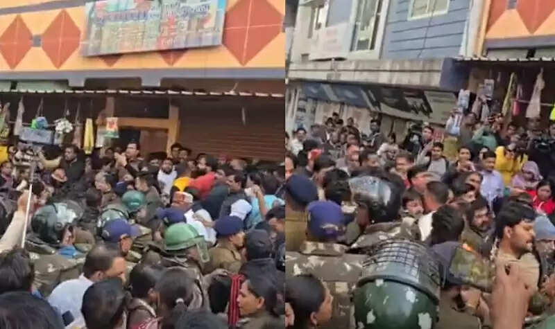 (अपडेट) इंदौर में दूषित पानी से मौतों पर गरमाई राजनीति, भाजपा-कांग्रेस कार्यकर्ता&nbsp;आए&nbsp;आमने-सामने