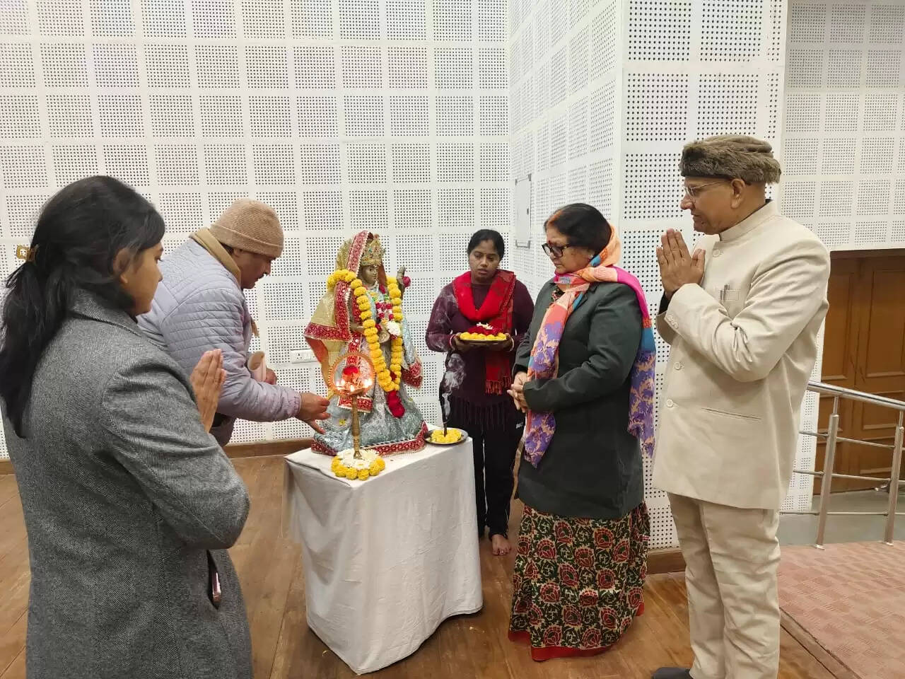 रोजगार मेलों से छात्र-छात्राओं को बेहतर करियर के अवसर : महापौर