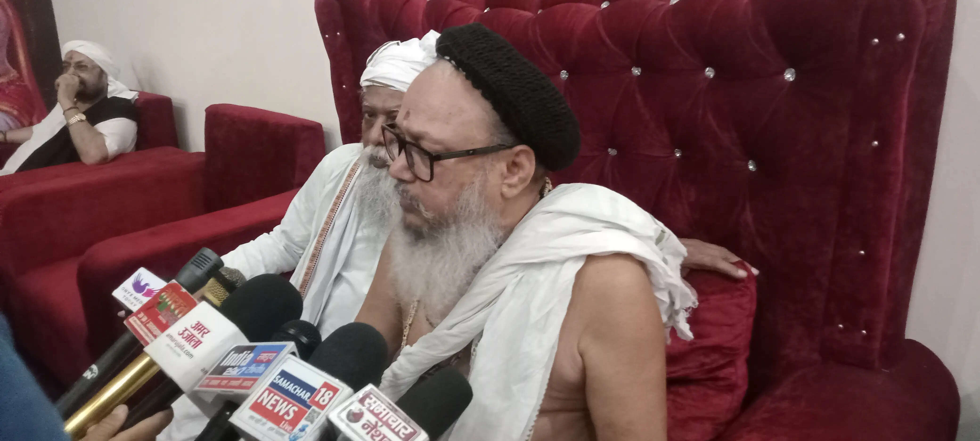 अखिल भारतीय अखाड़ा परिषद को लेकर विवाद गहराया, रविन्द्र पुरी एवं हरिगिरि के बयान का खंडन