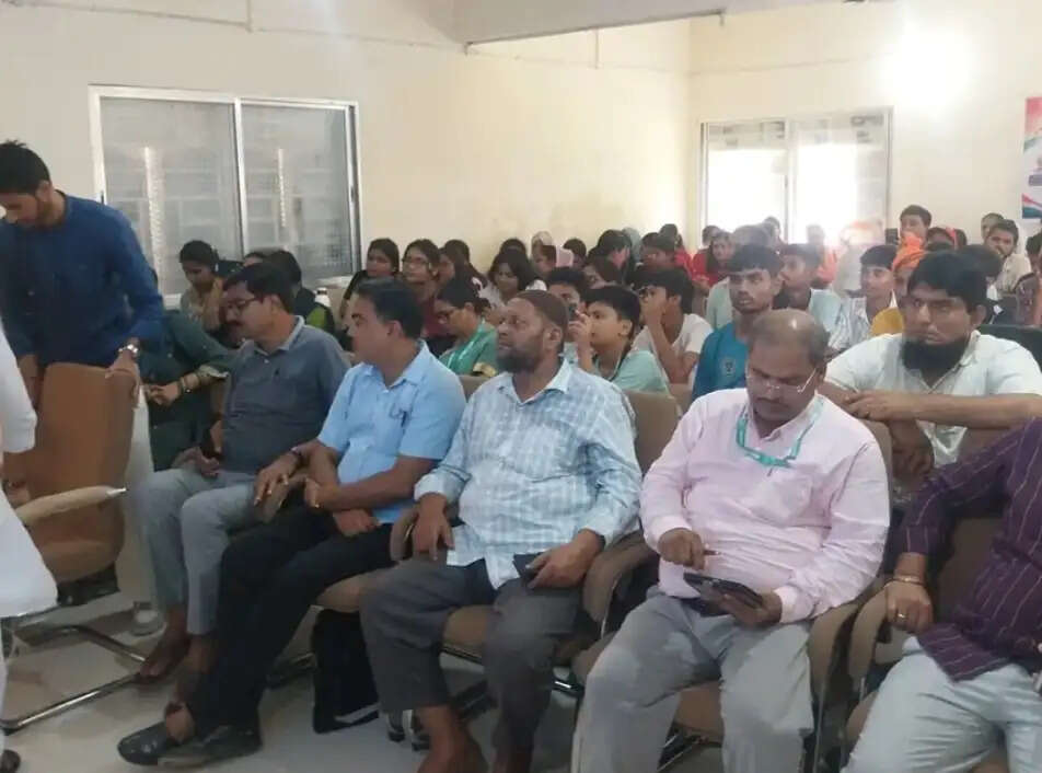 राष्ट्रीय खेल दिवस पर प्रधानमंत्री से डिजिटल माध्यम से जुड़े युवा