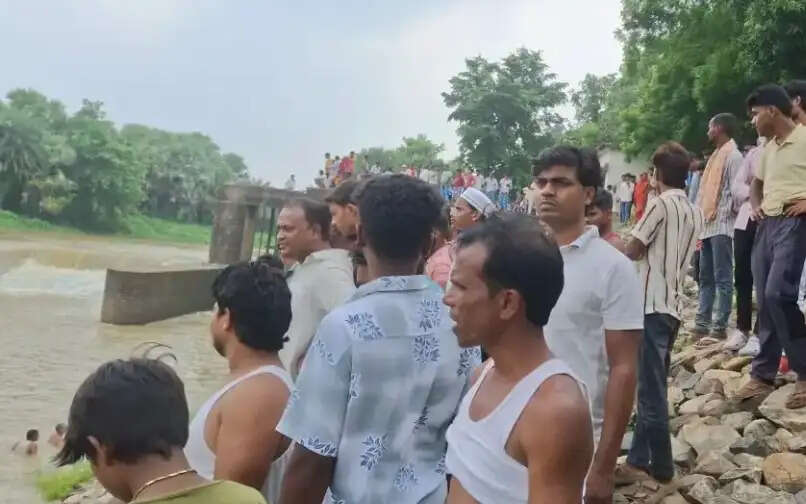 गेहरा नदी की छिटका में नहाने के दौरान डूबा युवक, तलाश जारी