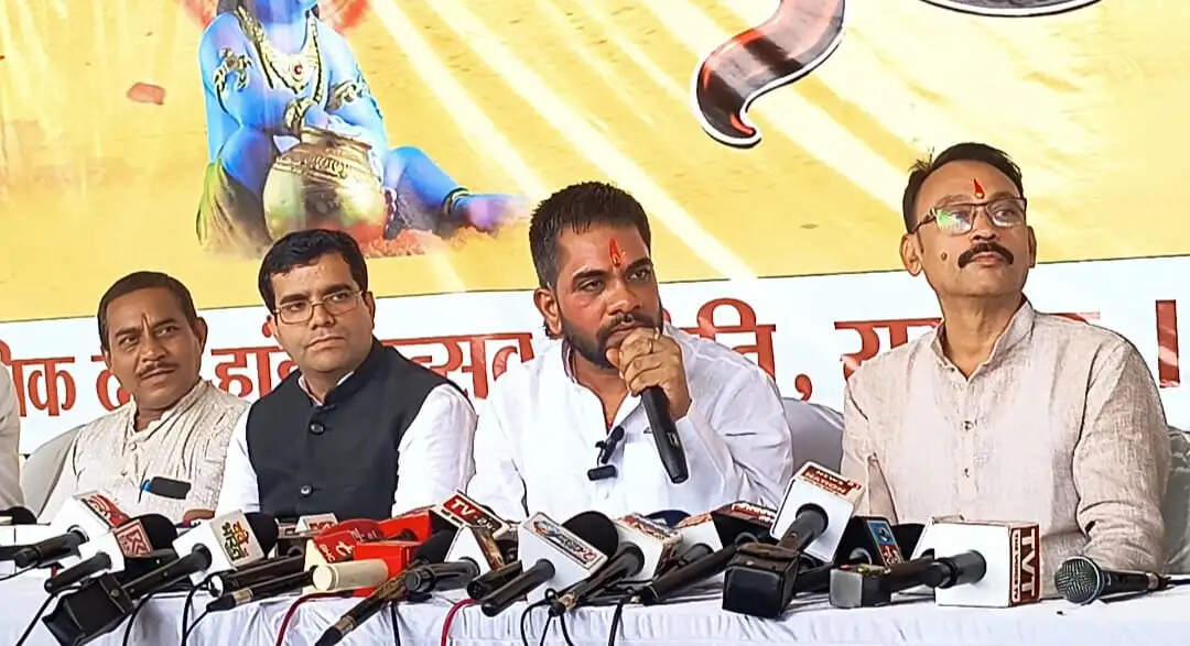 रायपुर : गुढ़ियारी में पांच सितंबर को भव्य दही हांडी उत्सव, 15 लाख का इनाम, बी प्राक और लखबीर सिंह लक्खा देंगे प्रस्तुति