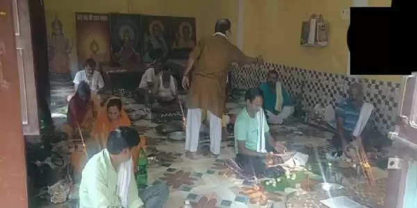 गायत्री प्रज्ञा पीठ पिहानी में सर्वपितृ अमावस्या में हुए सामूहिक श्राद्ध संस्कार