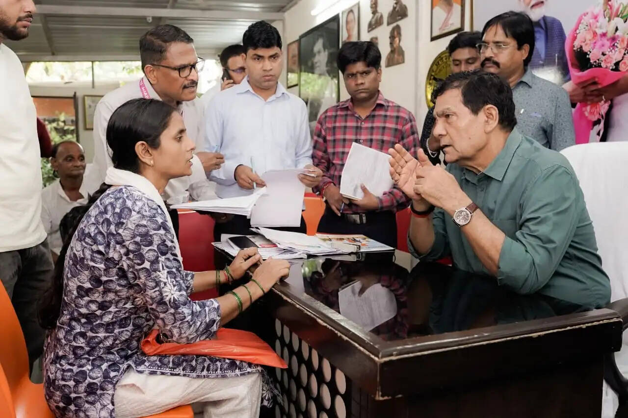 जनता की समस्याओं का समाधान सरकार की प्राथमिकता : मंत्री&nbsp; ए. के. शर्मा