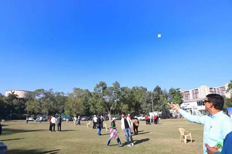 इंदौर में एनआरआई महापर्व का भव्य आगाज, 27 देशों के मेहमानों ने महापौर के साथ खेला गुल्ली-डंडा