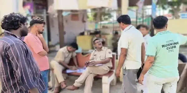 अलवर में दिल्ली-मुंबई एक्सप्रेस-वे पर भीषण हादसा, पिकअप-ट्रक की टक्कर में 3 युवकों की मौत