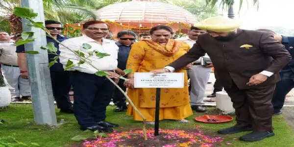 हरेला पर्व : उत्तराखंड हरियाली के रंग में रंगा, राज्यपाल और मुख्यमंत्री ने दिया पर्यावरण संरक्षण का संदेश