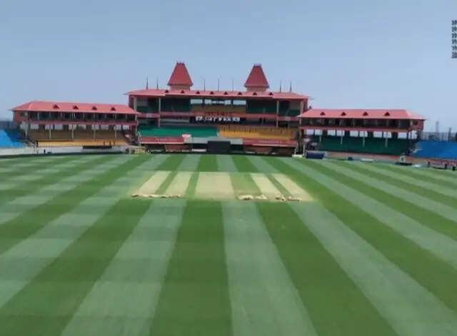 धर्मशाला में बुमराह ने संभाली मुंबई की कमान, हार्दिक और सूर्या नहीं उतरे मैदान में