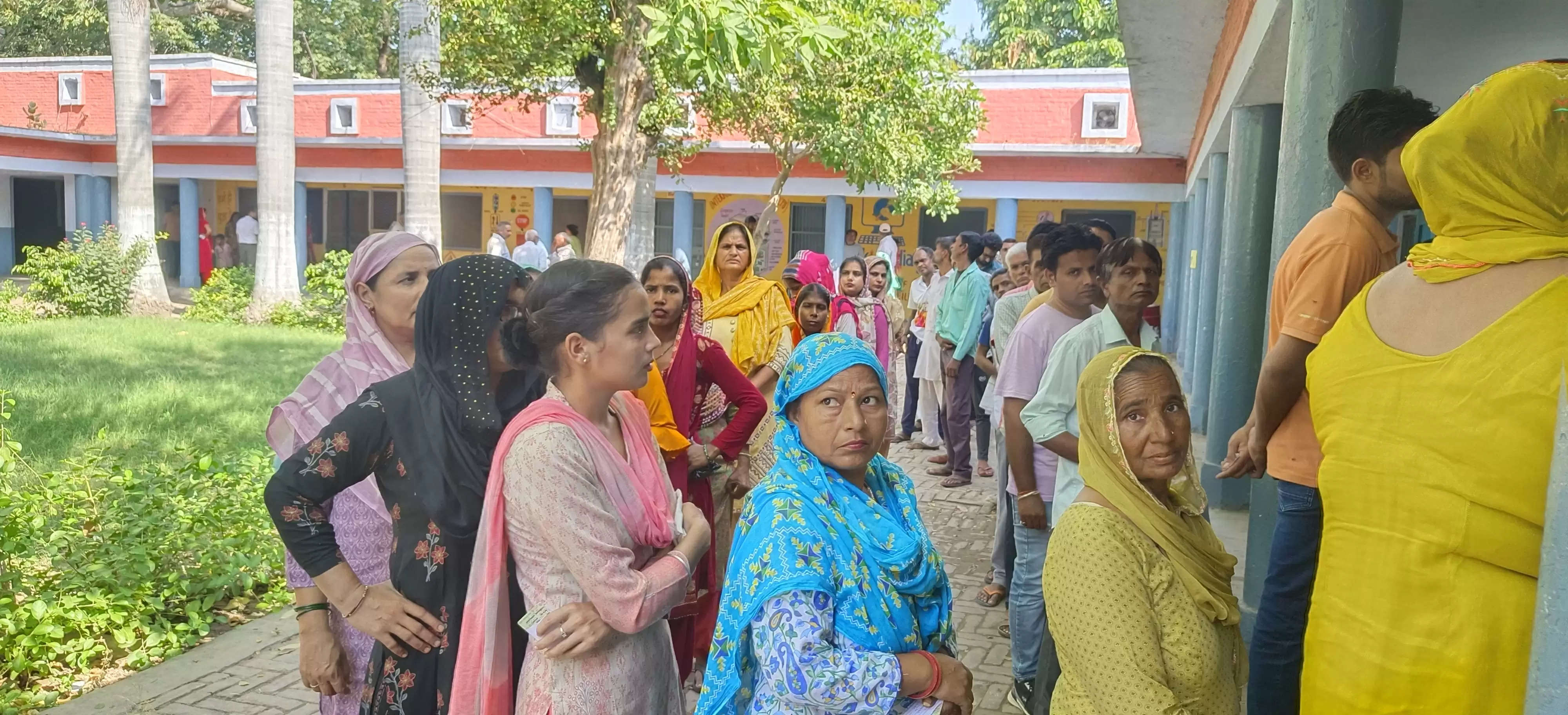 जींद : शांतिपूर्वक माहौल में सूचारू रहा मतदान