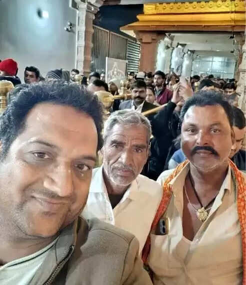 ट्रक में पीछे से घुसी कार, मल्हारगढ़ किराना व्यापारी सहित तीन की मौत, एक गंभीर घायल