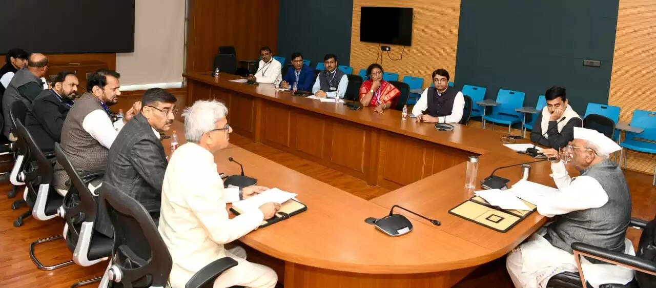 कक्षाओं में विद्यार्थियों की उपस्थिति अनिवार्य: राज्यपाल