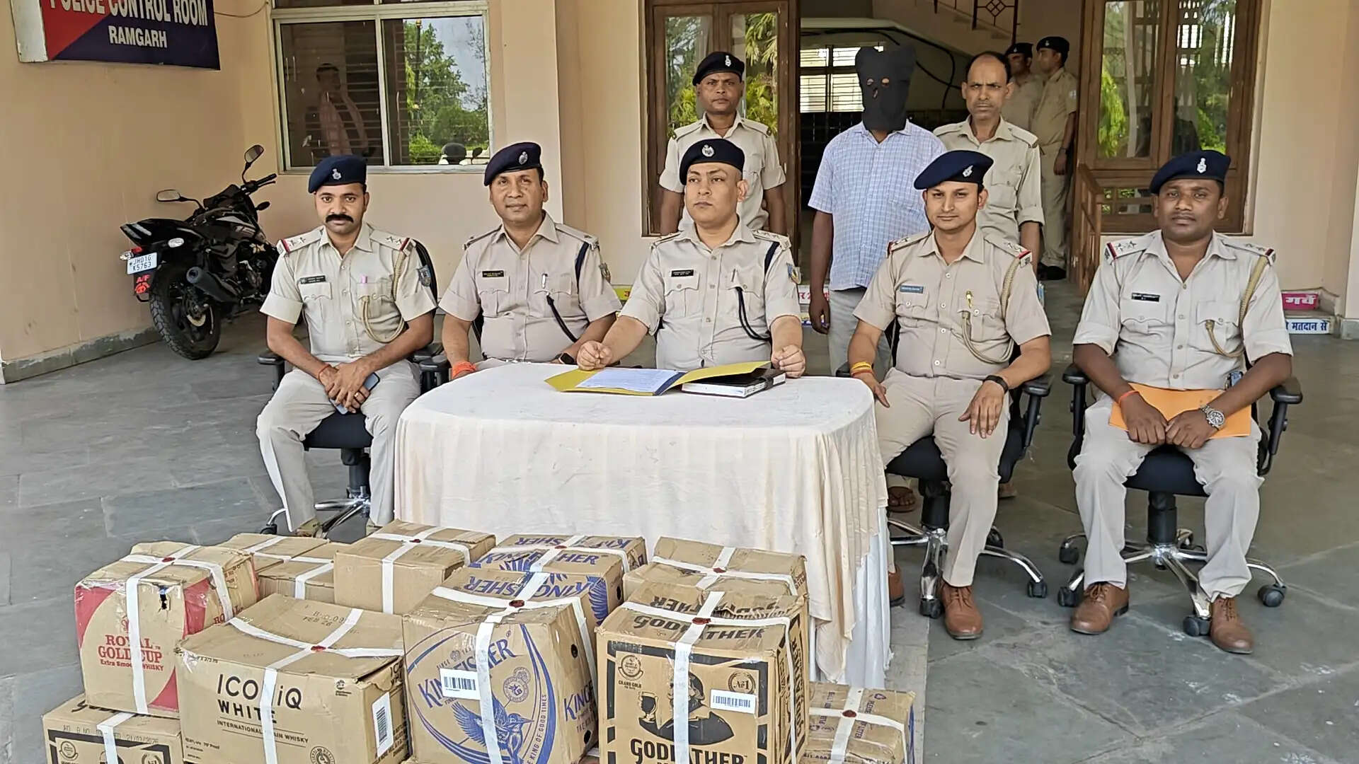 कुजू पुलिस ने शराब की 320 बोतलें की जब्तए एक आरोपित गिरफ़्तार