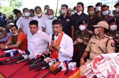 असम में शीर्ष नेताओं समेत 23 बोडो उग्रवादियों ने किया आत्मसमर्पण