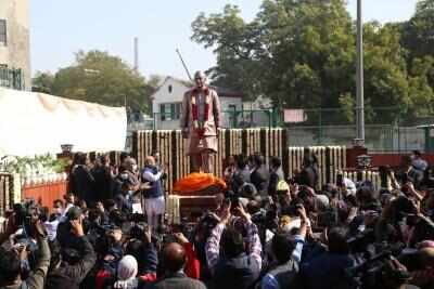 अमित शाह ने फिरोजशाह कोटला मैदान में जेटली की प्रतिमा का अनावरण किया