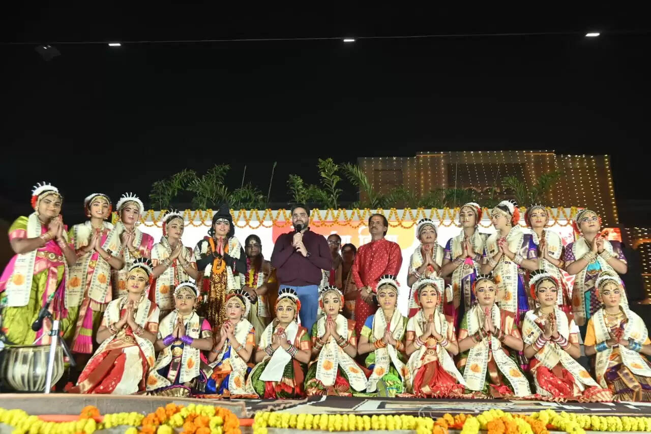 विक्रमी संवत 2078 के अनुसार मार्गशीर्ष शुक्ल पक्ष की दशमी तिथि को भारत के यशस्वी प्रधानमंत्री माननीय श्री नरेंद्र मोदी द्वारा “श्री काशी विश्वनाथ विशिष्ट क्षेत्र विकास परिषद” के नविनीकरण के बाद श्री काशी विश्वनाथ धाम परिसर का लोकार्पण किया गया था। इस ऐतिहासिक, भव्य और दिव्य अवसर के चार वर्ष पूर्ण होने के उपलक्ष्य में श्री काशी विश्वनाथ धाम में विशेष आयोजनों का क्रम निरंतर जारी है।