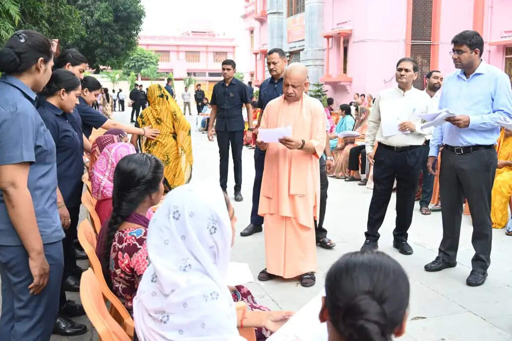 घबराइए मत, कराएंगे हर समस्या का समाधान: सीएम योगी