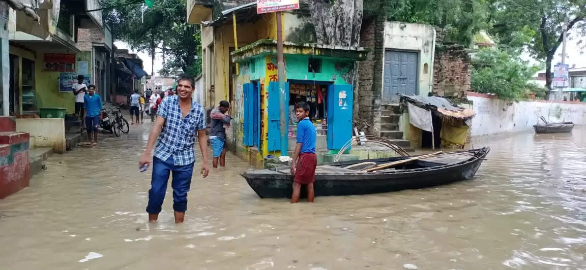 चंदौली : ऊफान के बाद गंगा हुईं स्थिर, तटवर्ती इलाके में दुश्वारी बरकरार  