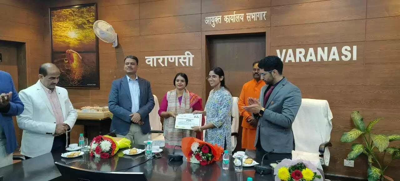 पूर्व प्रधानमंत्री भारतरत्न अटल बिहारी वाजपेयी की जन्म शताब्दी के उपलक्ष्य में आयोजित सुशासन सप्ताह कार्यक्रम के तहत आयुक्त सभागार में बुधवार को का