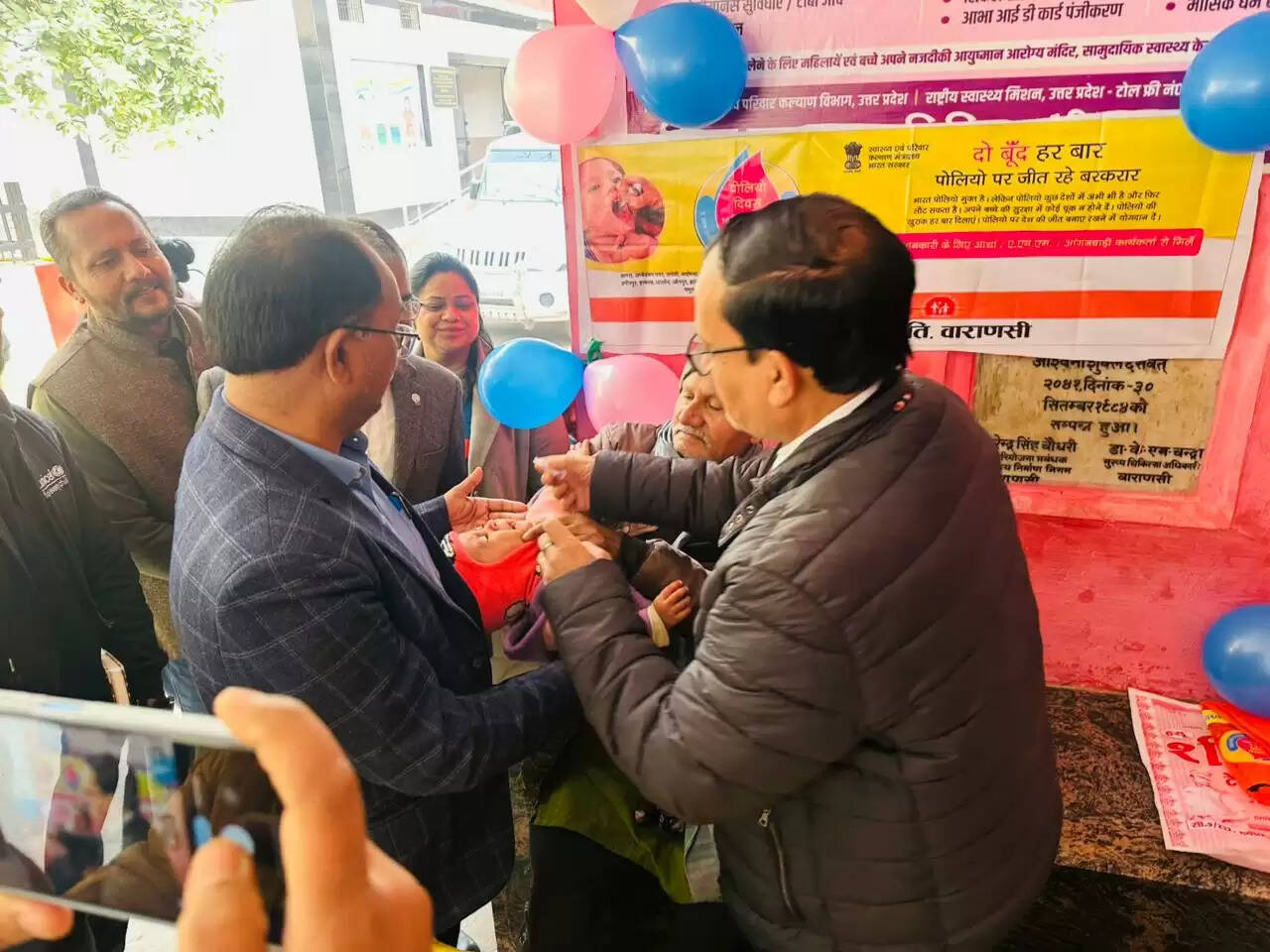CMO ने बच्चों को पिलाई पोलियो ड्रॉप, जनपद में पल्स पोलियो अभियान का हुआ शुभारंभ