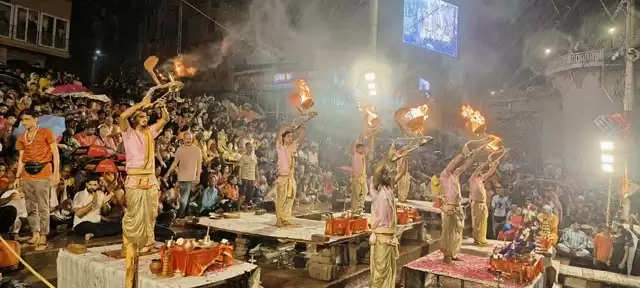 kashi ganga aarti