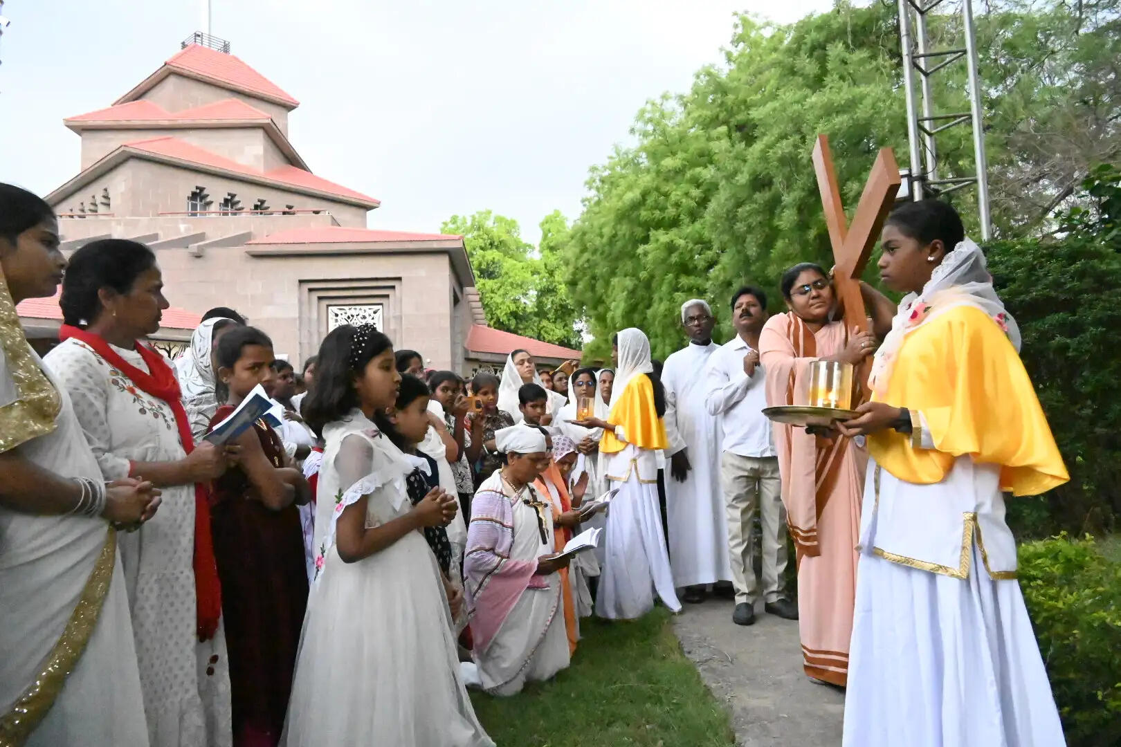 &nbsp;गुड फ्राइडे पर काशी में गूंजीं प्रार्थनाएं, यीशु मसीह के बलिदान को किया नमन