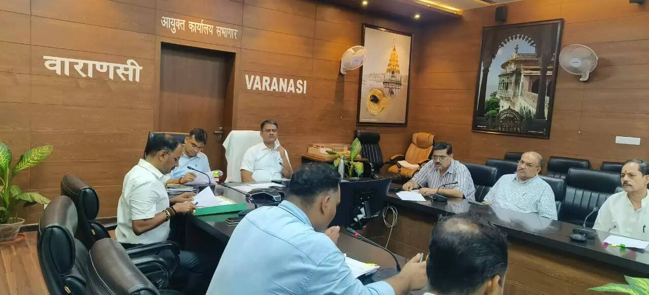  मंडलायुक्त ने अफसरों संग की मीटिंग, टीएफसी के संचालन को लेकर बनी रणनीति, प्रचार-प्रसार के दिए निर्देश 