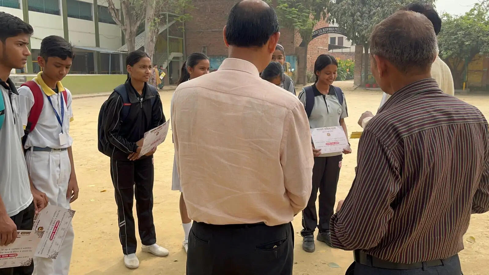 नारायण साहित्य शाला के तत्वावधान में अध्ययन गोष्ठी, विद्यार्थियों को तनावमुक्त होकर पढ़ाई के दिए गए टिप्स