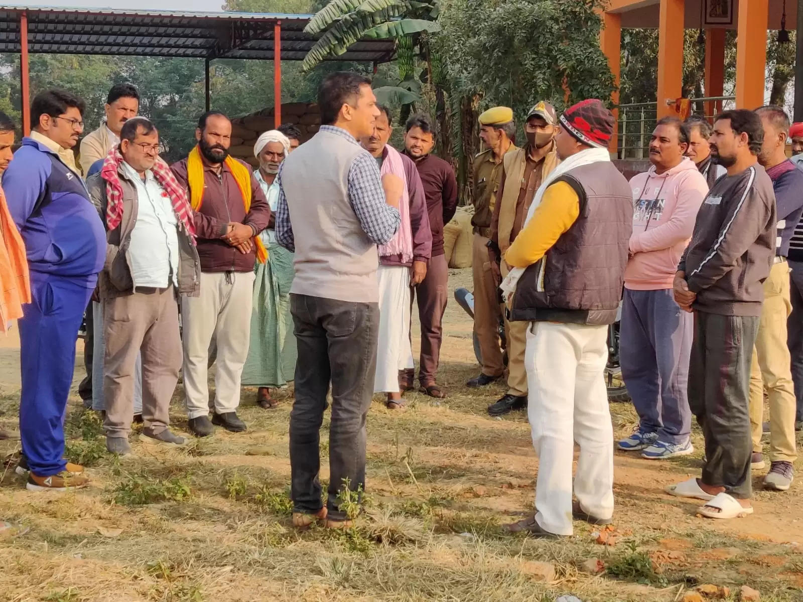 चंदौली : ज्वाइंट मजिस्ट्रेट ने क्रय केंद्र का लिया जायजा, लापरवाही पर केंद्र प्रभारी को किया निलंबित