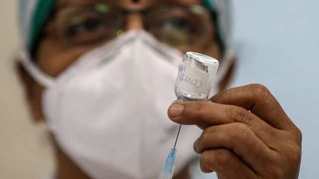 सौ में से एक को ही पाकिस्तान में कोविड वैक्सीन उपलब्ध : डेटा