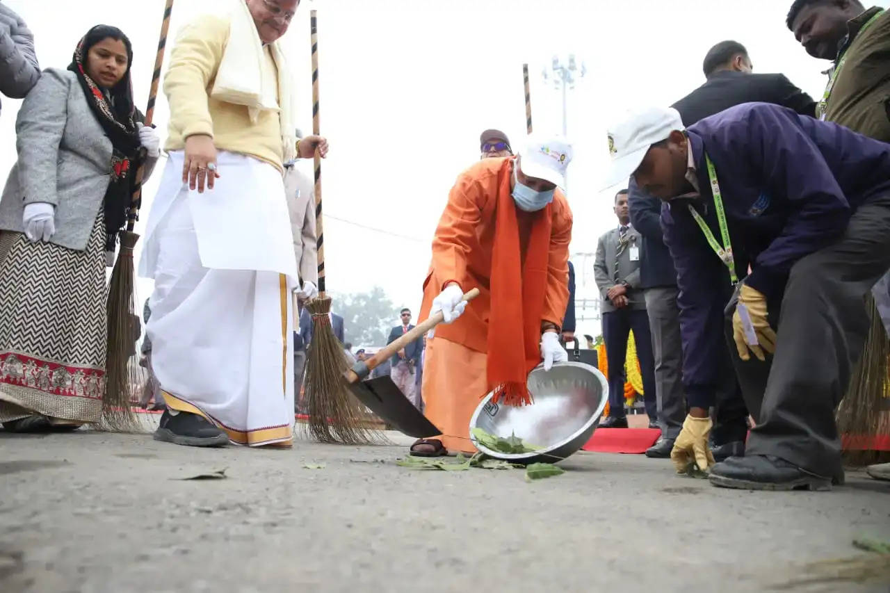 मुख्यमंत्री ने अयोध्या से प्रारंभ किया 