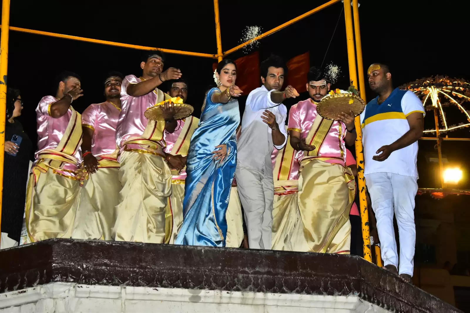 Rajkumar rao and jahnvi kapoor in varanasi