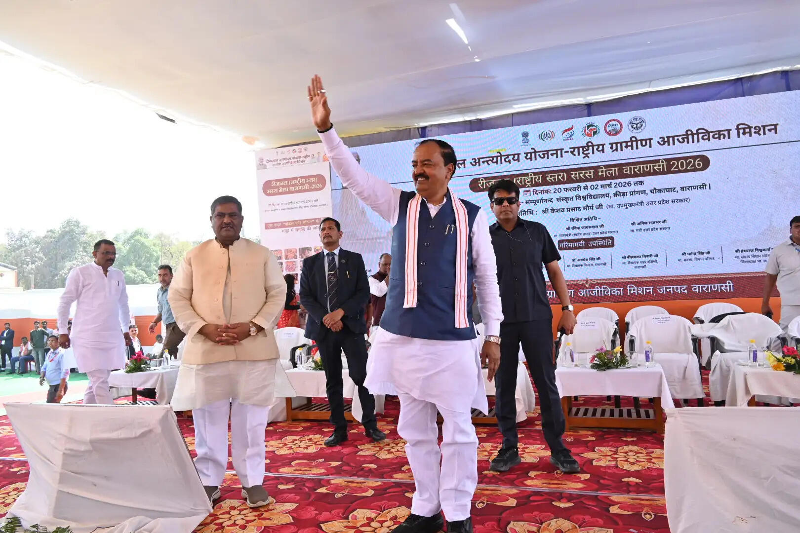 सरस मेले में पहुंचे डिप्टी सीएम केशव मौर्या