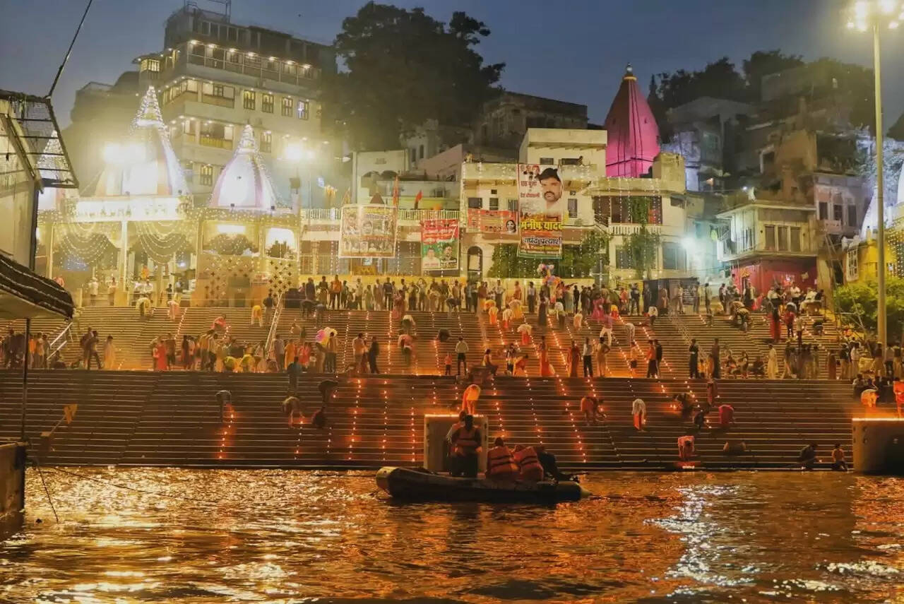 देव दीपावली : शाम 5 बजे जलेगा पहला दीप, सवा 6 बजे से होगा 3D लेजर शो, 8 बजे से लीजिये भव्य ग्रीन आतिशबाजी का नज़ारा