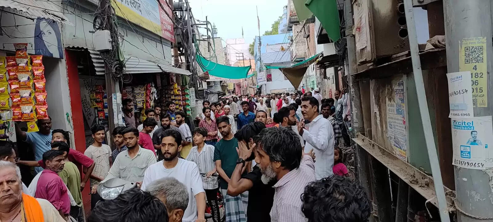 वाराणसी : नशे में धुत युवक ने कार से कई लोगों को मारी टक्कर, पुलिस ने किया गिरफ्तारवाराणसी : नशे में धुत युवक ने कार से कई लोगों को मारी टक्कर, पुलिस ने किया गिरफ्तार