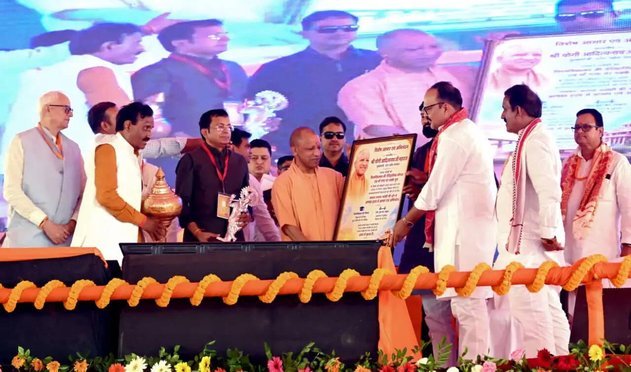 अब प्रदेश से पलायन नहीं होता, अपनी माटी में हुनर दिखा रहे कारीगर: मुख्यमंत्री