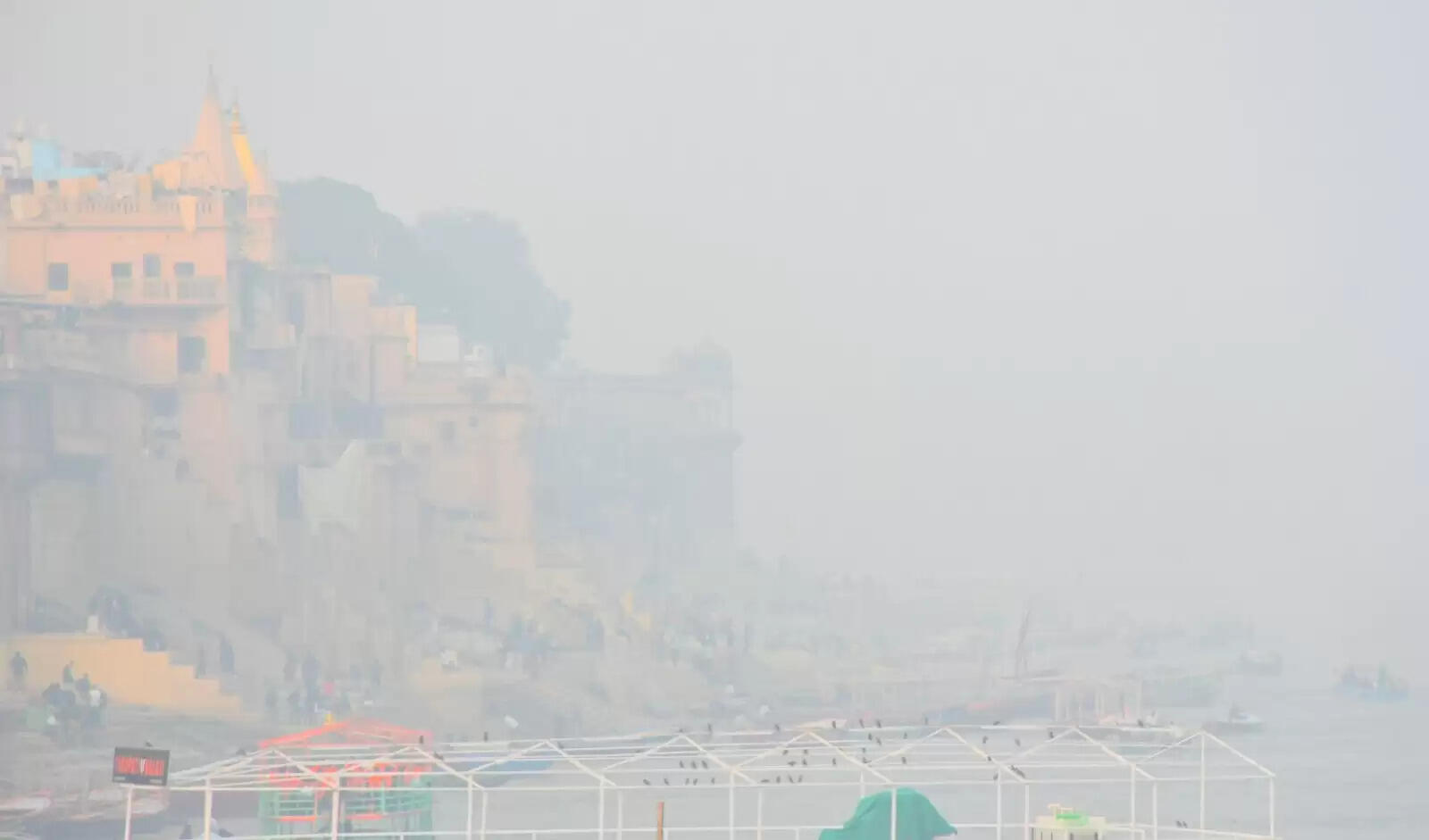 वाराणसी में बीजेपी कार्यालय घेरने निकले कांग्रेसियों को पुलिस ने मलदहिया से किया गिरफ्तार