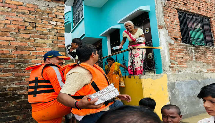 वाराणसी में बाढ़ राहत: एनडीआरएफ की टीमें सक्रिय, राहत सामग्री का वितरण जारी