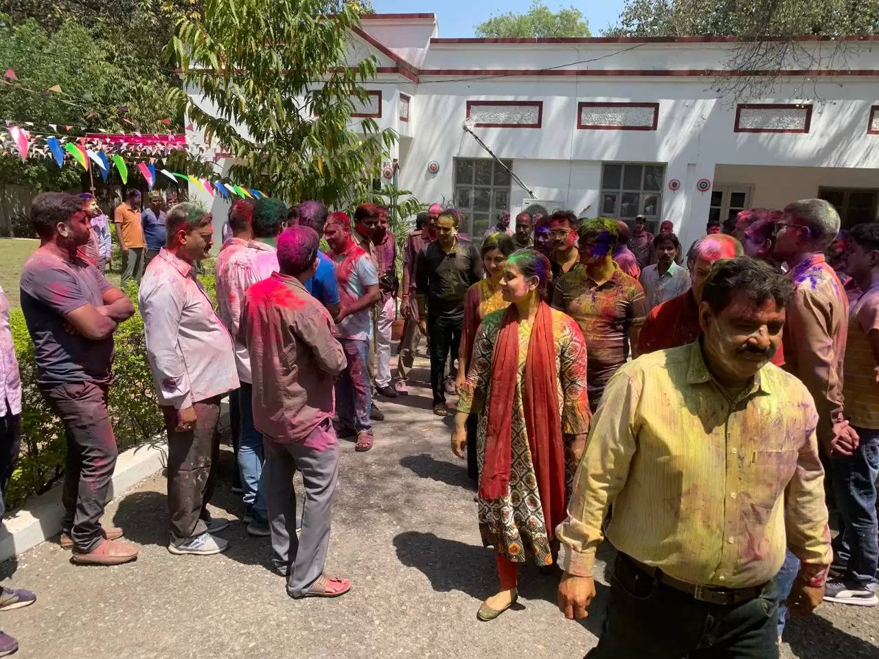 varanasi police holi