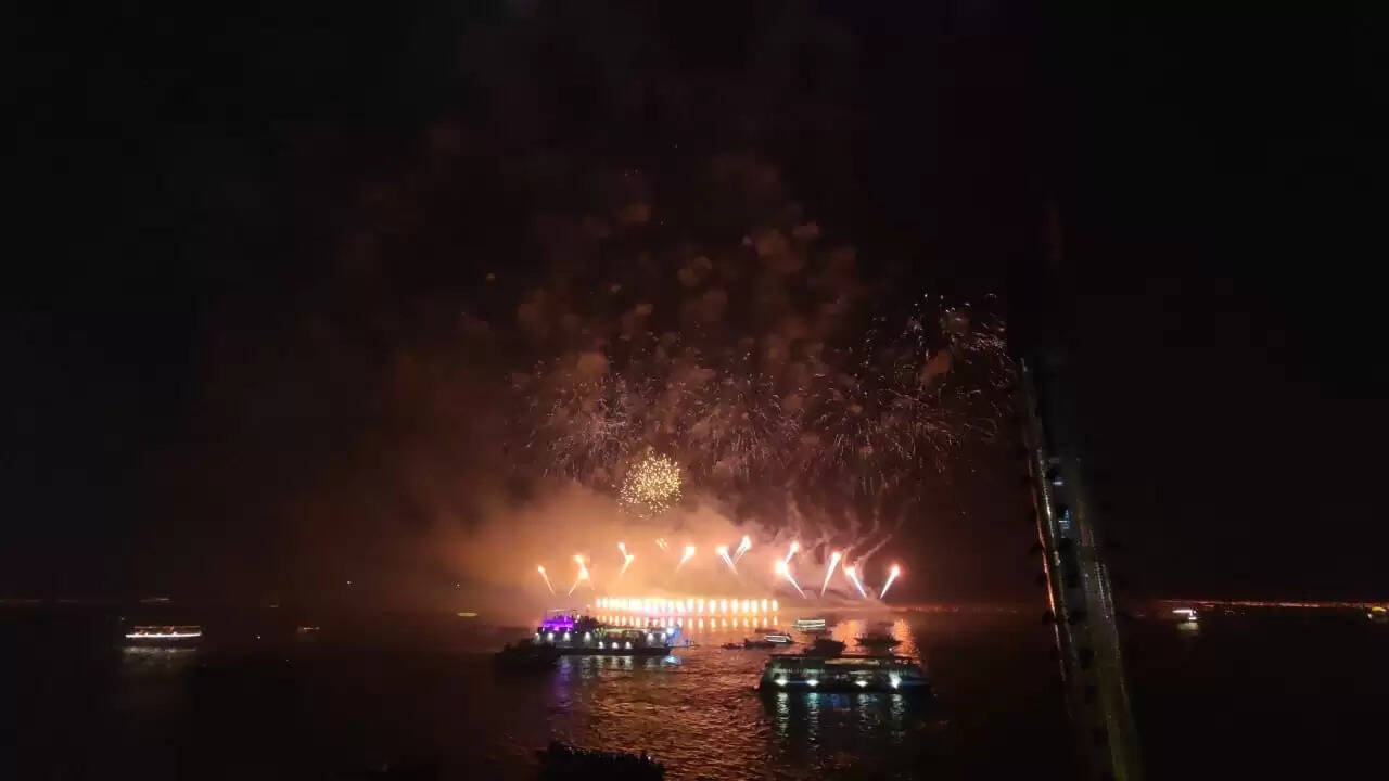 देव दीपावली : शाम 5 बजे जलेगा पहला दीप, सवा 6 बजे से होगा 3D लेजर शो, 8 बजे से लीजिये भव्य ग्रीन आतिशबाजी का नज़ारा