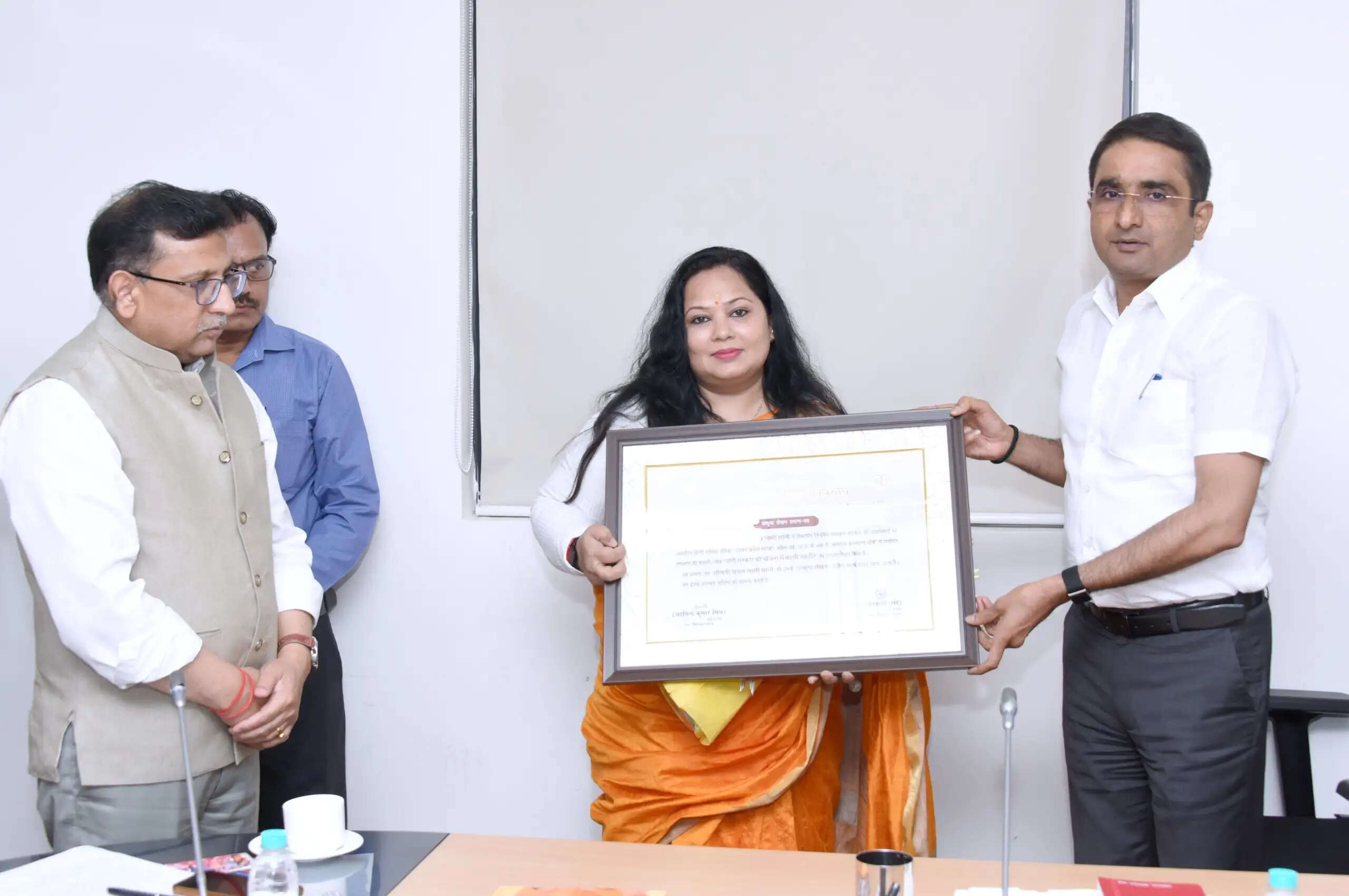 सरकार की जनकल्याणकारी योजनाओं और उपलब्धियों की जानकारी जनता तक पहुंचाना हमारी जिम्मेदारी : सूचना निदेशक