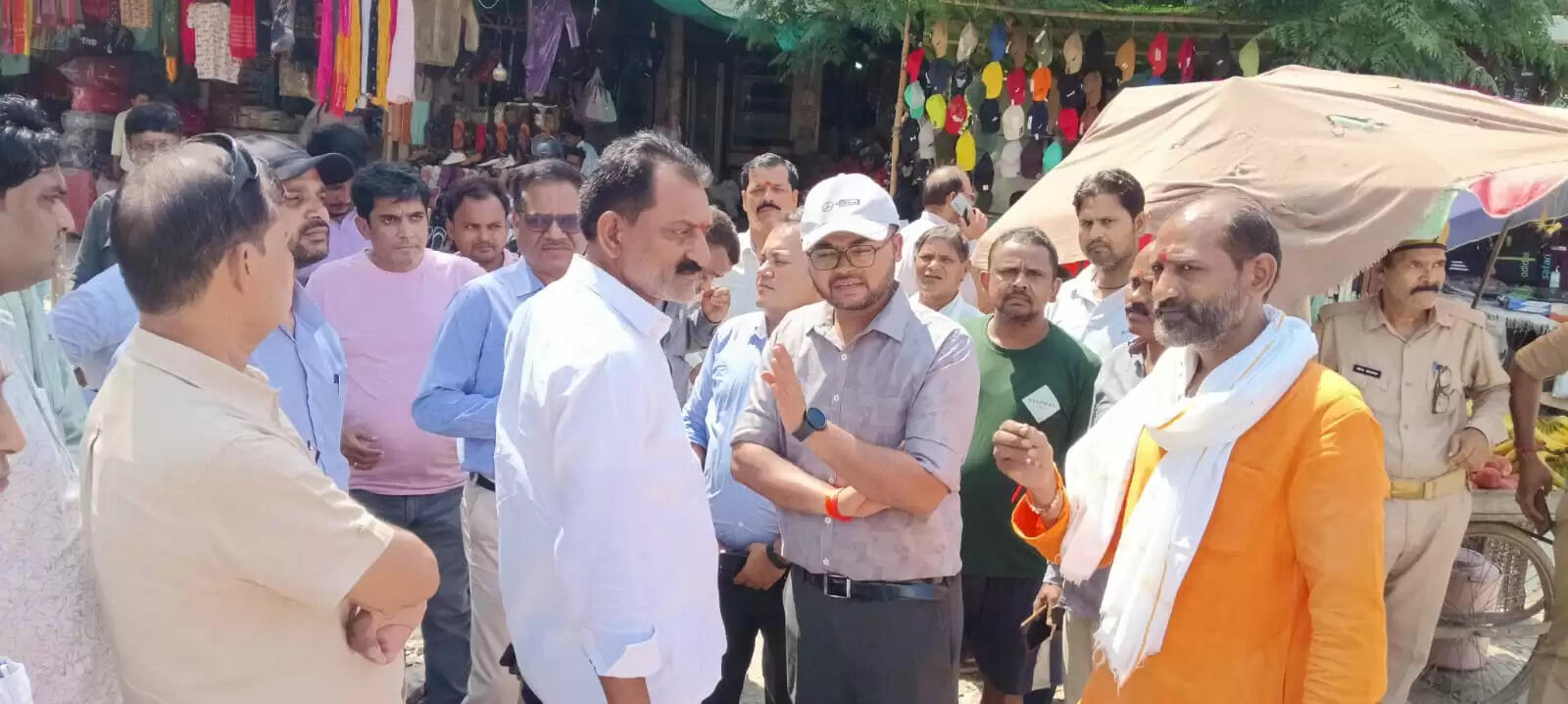 बिहार व मध्य प्रदेश राज्य में यूपी के पर्यटक वाहनों से परिवहन विभाग द्वारा अवैध रूप से टैक्स वसूली के संदर्भ में