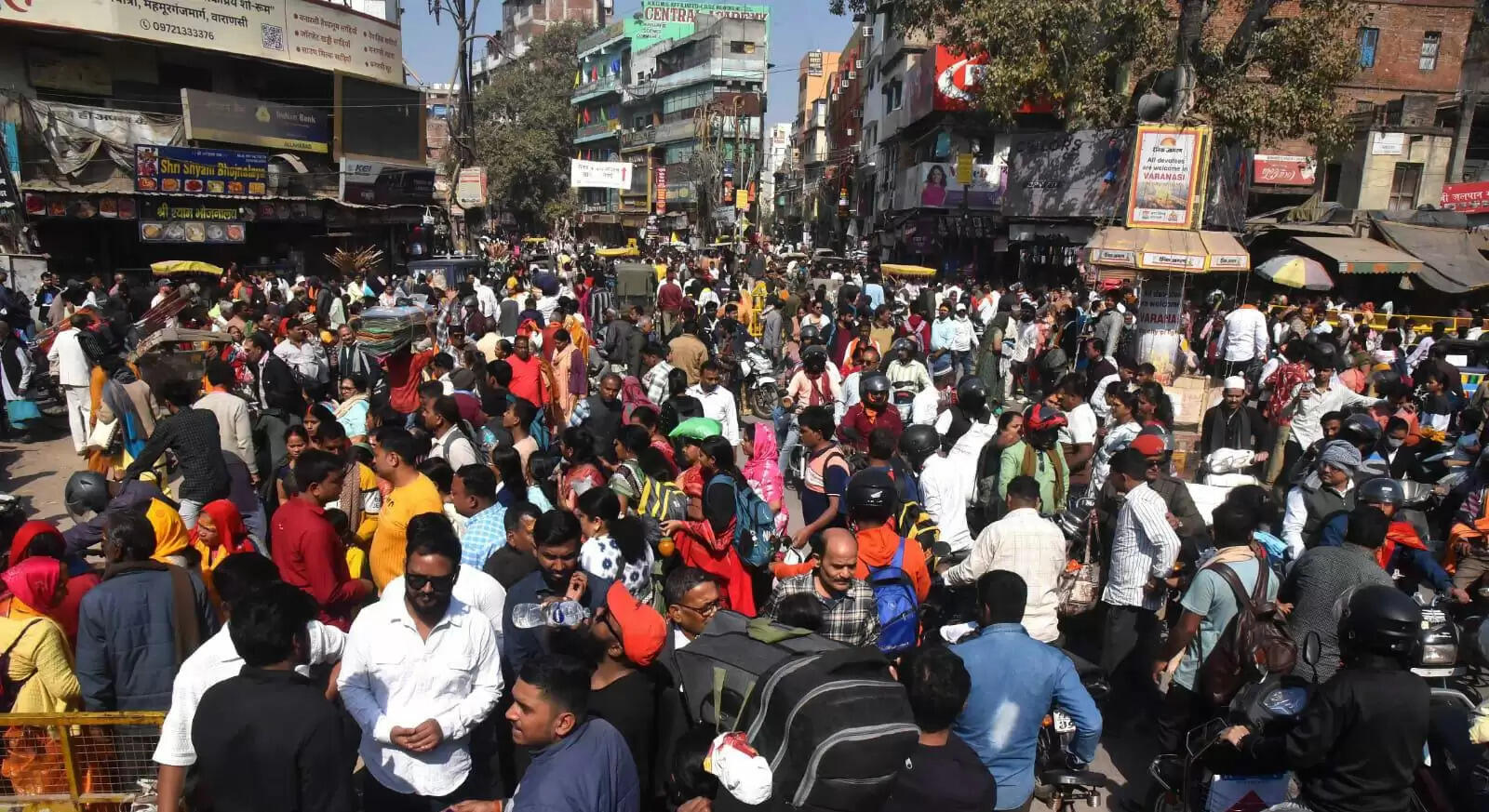 varanasi crowd