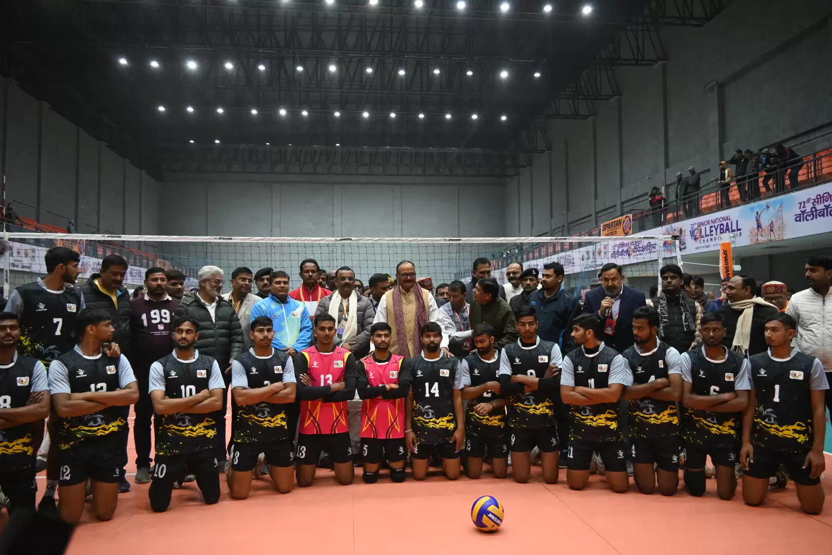वाराणसी में 72वीं सीनियर नेशनल वॉलीबॉल चैम्पियनशिप का भव्य उद्घाटन