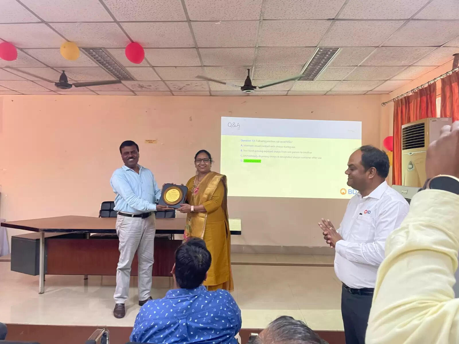 बरेका चिकित्सालय में विश्व उच्च रक्तचाप दिवस पर जागरूकता कार्यक्रम और नुक्कड़ नाटक का आयोजन