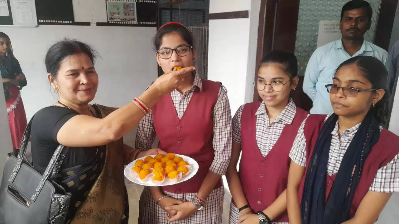 हाईस्कूल एग्ज़ाम 