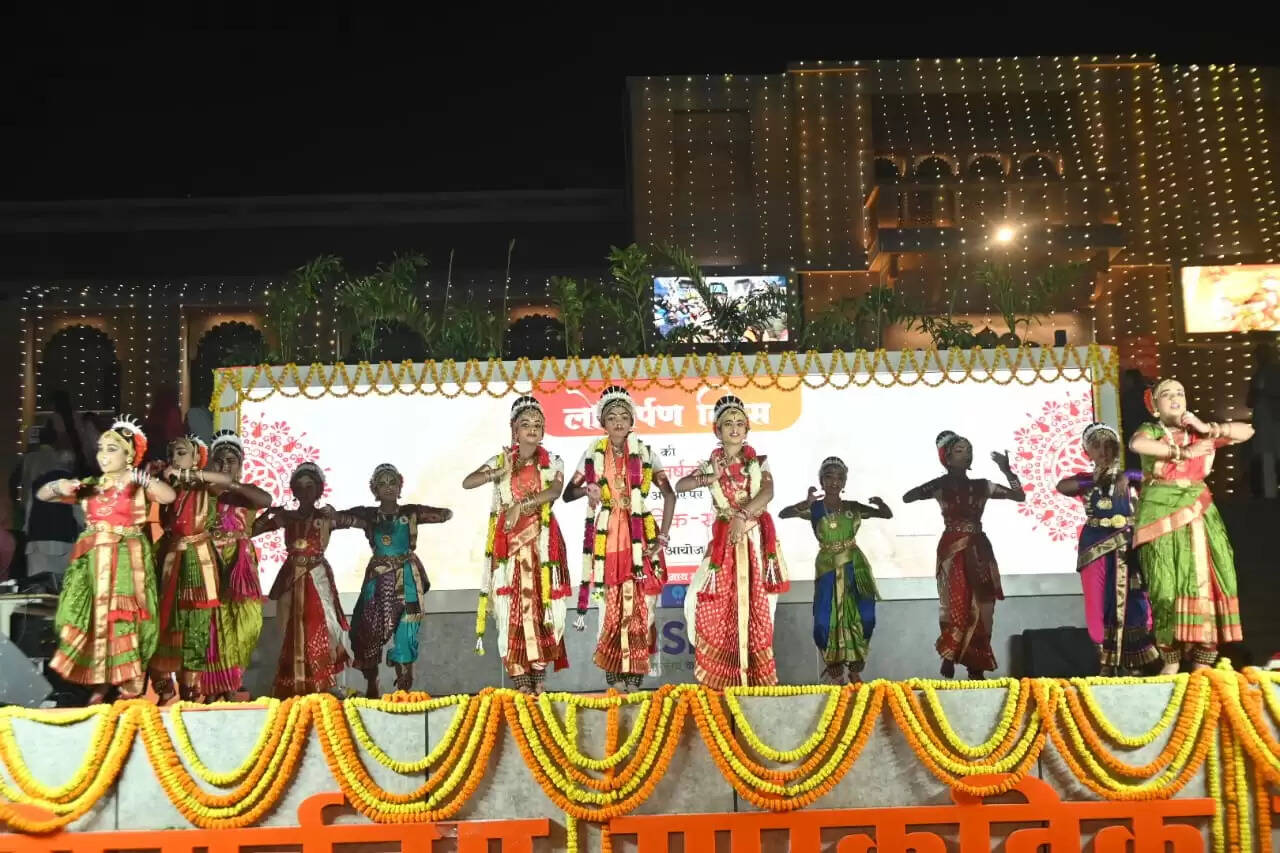 विक्रमी संवत 2078 के अनुसार मार्गशीर्ष शुक्ल पक्ष की दशमी तिथि को भारत के यशस्वी प्रधानमंत्री माननीय श्री नरेंद्र मोदी द्वारा “श्री काशी विश्वनाथ विशिष्ट क्षेत्र विकास परिषद” के नविनीकरण के बाद श्री काशी विश्वनाथ धाम परिसर का लोकार्पण किया गया था। इस ऐतिहासिक, भव्य और दिव्य अवसर के चार वर्ष पूर्ण होने के उपलक्ष्य में श्री काशी विश्वनाथ धाम में विशेष आयोजनों का क्रम निरंतर जारी है।