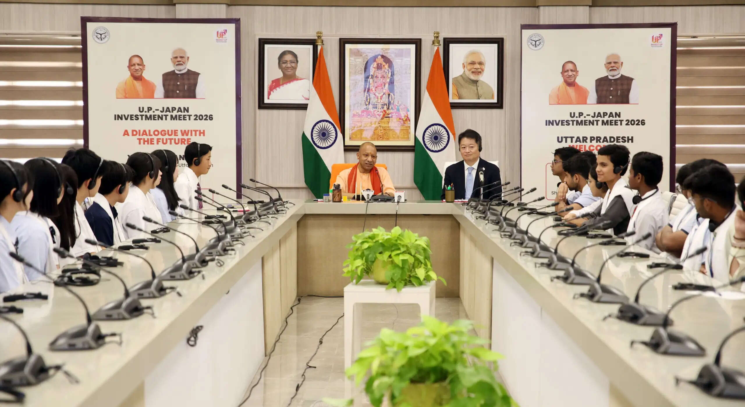 मुख्यमंत्री आवास पर भारत-जापान की युवा पीढ़ी का मिलन, ‘ए डायलॉग विद द फ्यूचर’ में गूंजा दोस्ती और भविष्य का संदेश