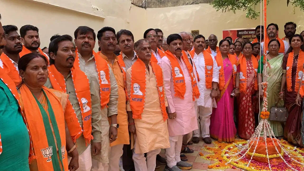 &nbsp;भाजपा स्थापना दिवस पर वाराणसी में भव्य आयोजन, ‘विकसित भारत 2047’ का लिया संकल्प