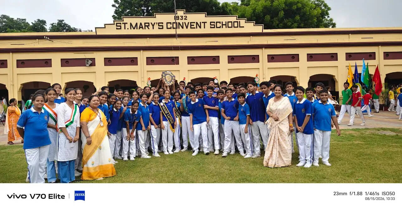 सेंट मैरीज कॉन्वेंट स्कूल में देशभक्ति के रंग में रंगा स्वतंत्रता दिवस, बच्चों की प्रस्तुतियों ने मोहा मन