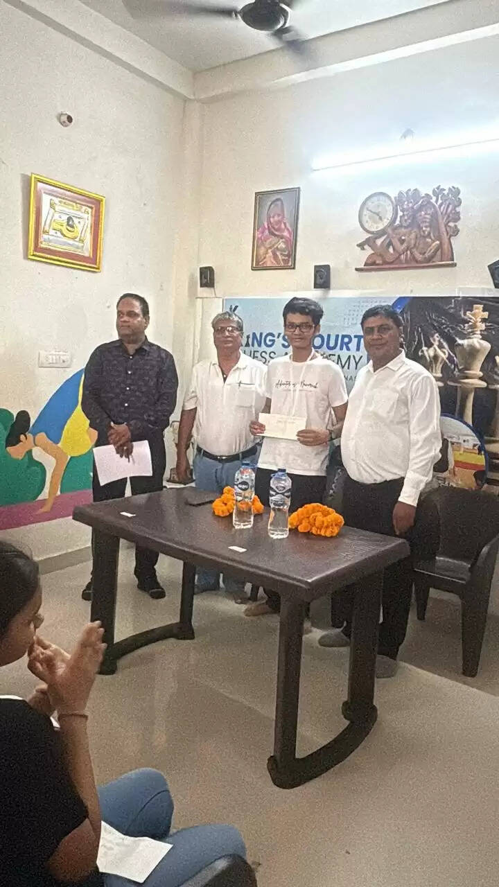 वाराणसी में द्वितीय रैपिड चेस प्रतियोगिता सम्पन्न, अंतरराष्ट्रीय शतरंज खिलाड़ियों ने किया प्रतिभाग